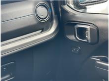 Vehicle Thumb #12