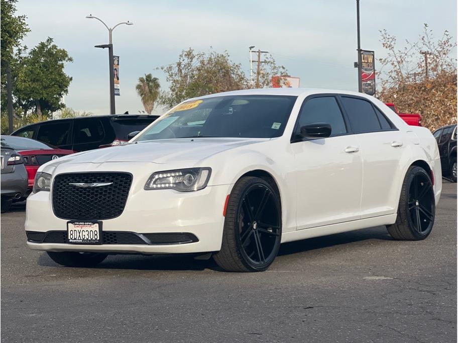 2018 Chrysler 300 from Quantum Auto Sales