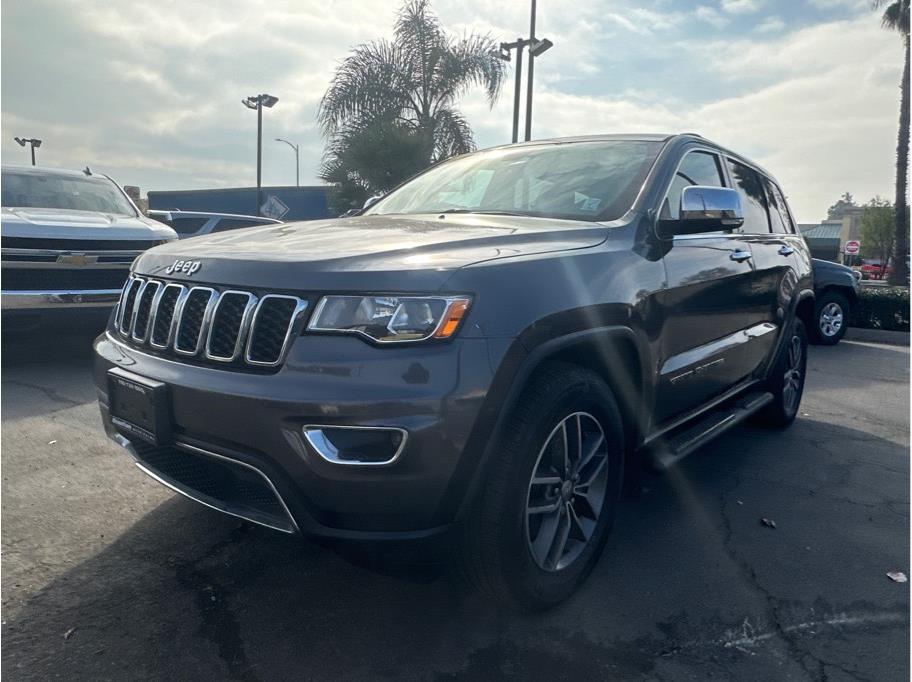 2017 Jeep Grand Cherokee from Quantum Auto Sales