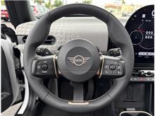 Vehicle Thumb #23