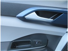 Vehicle Thumb #17