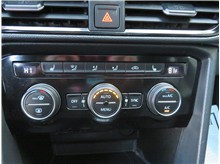 Vehicle Thumb #26