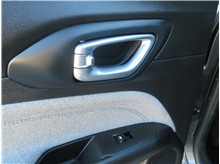 Vehicle Thumb #17
