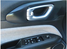 Vehicle Thumb #20