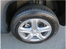 Vehicle Thumb #35