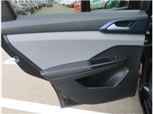 Vehicle Thumb #16