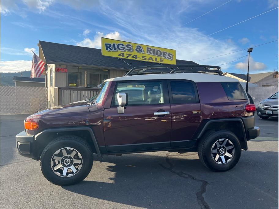 2007 Toyota FJ Cruiser from Rigs & Rides