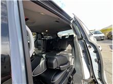Vehicle Thumb #62