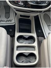 Vehicle Thumb #33