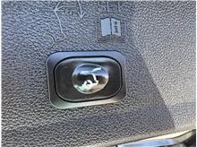Vehicle Thumb #59