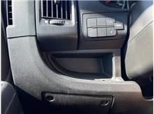 Vehicle Thumb #32