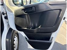 Vehicle Thumb #40