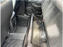 Vehicle Thumb #38