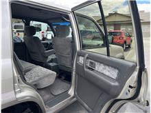Vehicle Thumb #25