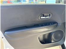 Vehicle Thumb #19