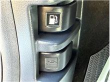 Vehicle Thumb #25