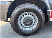 Vehicle Thumb #19