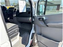 Vehicle Thumb #47
