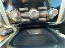 Vehicle Thumb #35