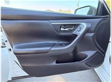 Vehicle Thumb #17