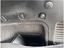 Vehicle Thumb #73