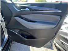 Vehicle Thumb #33