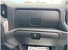 Vehicle Thumb #51