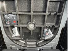 Vehicle Thumb #40