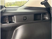 Vehicle Thumb #71