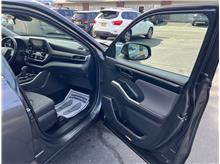 Vehicle Thumb #20
