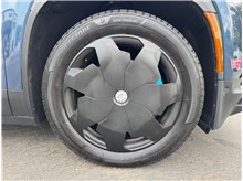 Vehicle Thumb #23