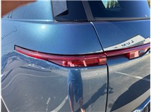 Vehicle Thumb #21