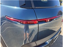 Vehicle Thumb #21