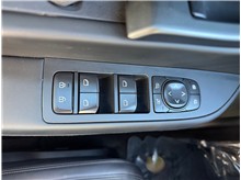 Vehicle Thumb #16