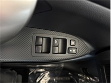 Vehicle Thumb #18
