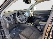 Vehicle Thumb #9