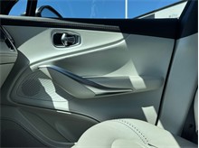 Vehicle Thumb #18