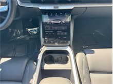 Vehicle Thumb #17