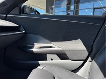 Vehicle Thumb #18