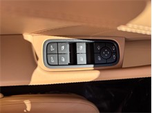 Vehicle Thumb #19
