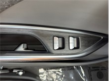Vehicle Thumb #18