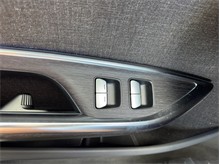 Vehicle Thumb #18