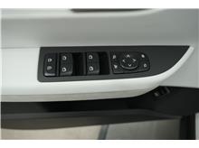 Vehicle Thumb #17
