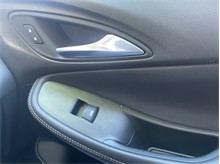 Vehicle Thumb #17