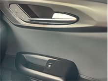 Vehicle Thumb #17
