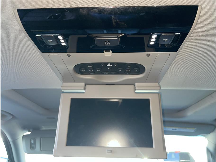 2016 GMC Yukon Denali - Photo 31