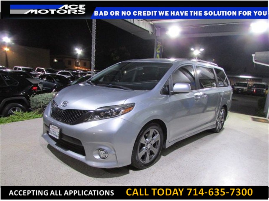 2017 Toyota Sienna from ACE Motors
