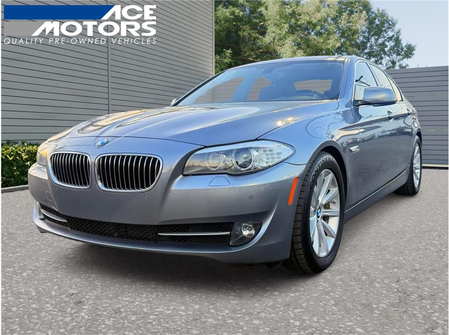 2013 BMW 5 Series 535i Sedan's photo