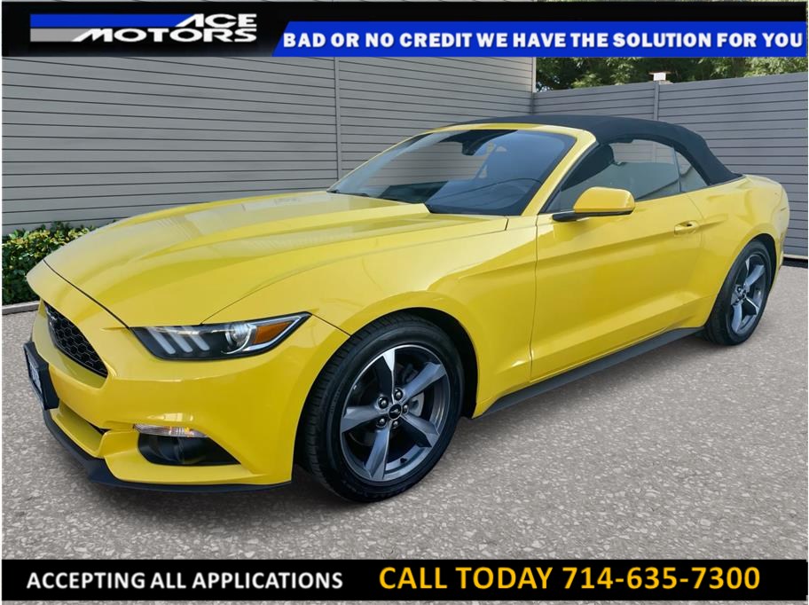 2015 Ford Mustang V6 Convertible's photo