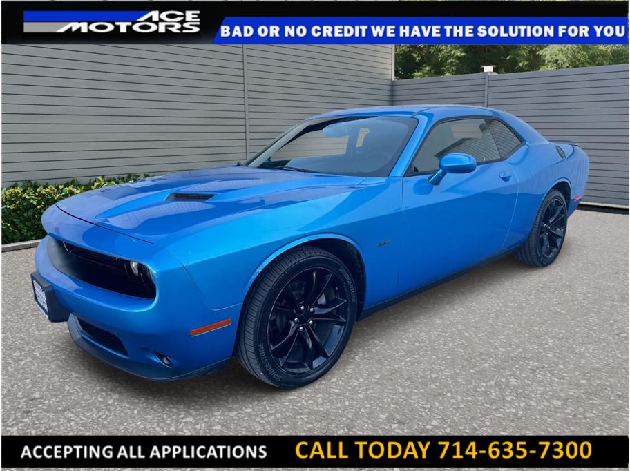 2016 Dodge Challenger R/T's photo